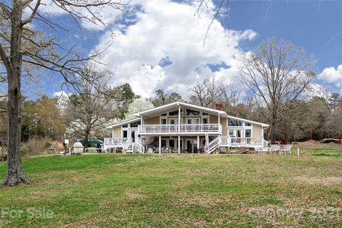 135 Skysail Road