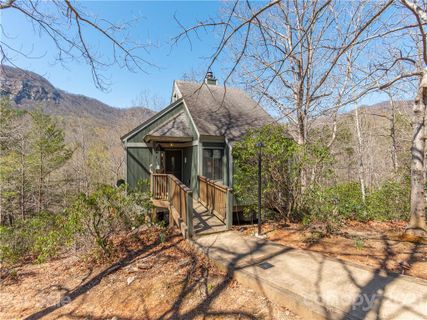 225 Grandview Drive sold home in Golf Estates, Lake Lure, NC
