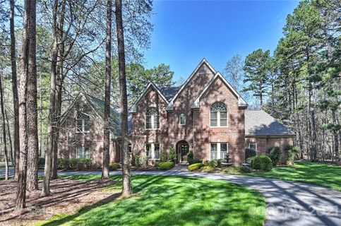 8550 Foxbridge Drive
