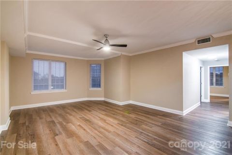 300 W 5th Street 453