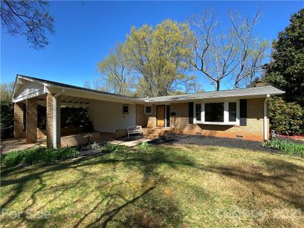 7511 Rolling Hill Road
