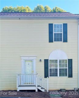 1067 19th Street C sold home in Heather Gardens, Hickory, NC