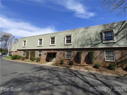 2632 Park Road E