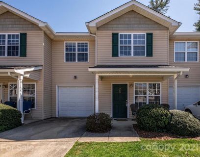 348 Wiltshire Circle