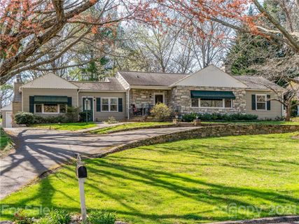 144 Windsor Road sold home in Lake View Park, Asheville, NC