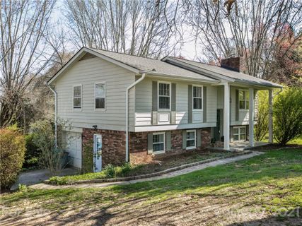215 Weston Road
