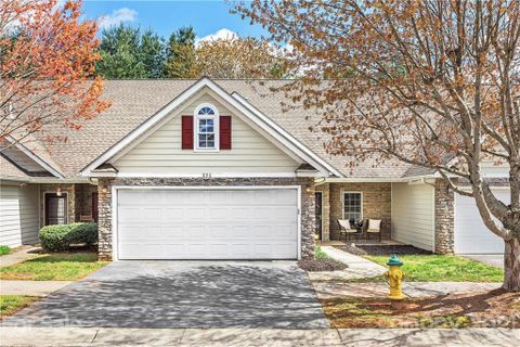 896 West Pointe Drive