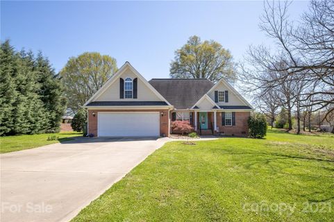 111 N Roxford Road sold home in Country Club, Kings Mountain, NC