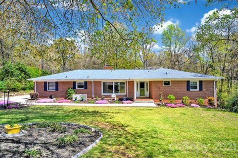 411 Spruce Place