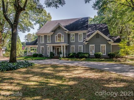 8226 Fairview Road