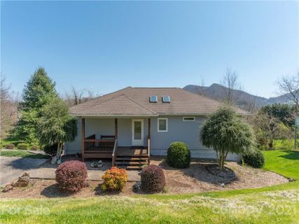 65 Hawks Crest Drive