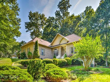 112 Cimarron Boulevard sold home in Cimarron Forest, Hendersonville, NC