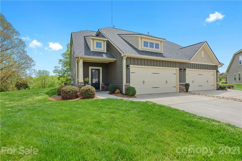 104 Boxtail Way