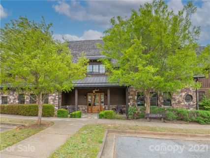 214 Clubhouse Lane B-202