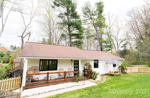 5 Oakwood Drive sold home in Weaver Park, Weaverville, NC