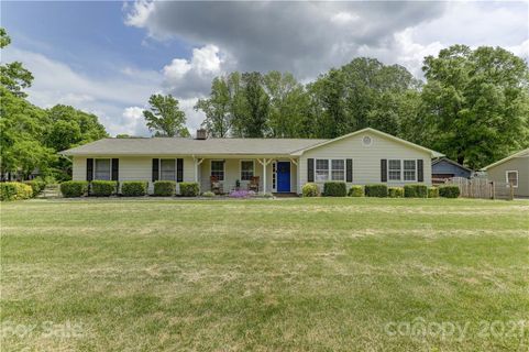 201 Pelham Lane