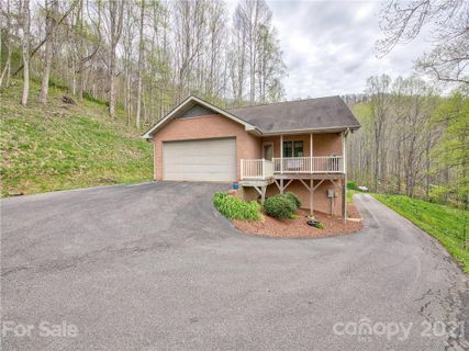 154 Tractor Trail sold home in Mountain Ridges Estates, Waynesville, NC