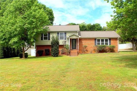 14225 Springwater Drive