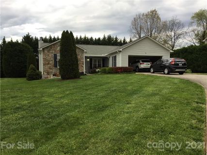 6 Hunters Creek Drive