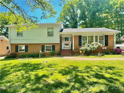 5301 Carriage Drive Circle