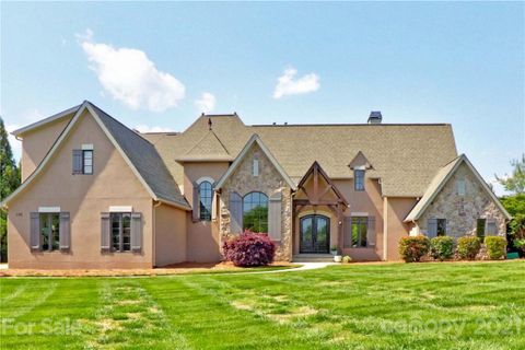 108 Longfellow Lane