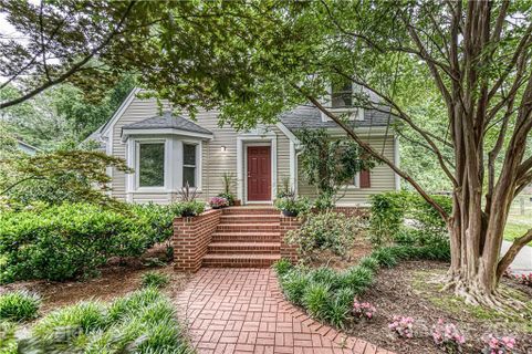 2313 Knickerbocker Drive