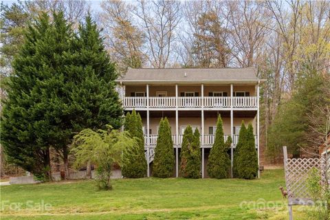 10 Country Road sold home in Town And Country Estates, Hendersonville, NC