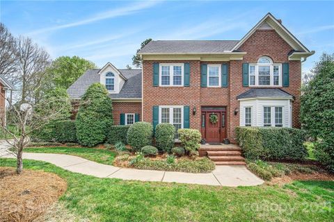2305 Coach House Lane