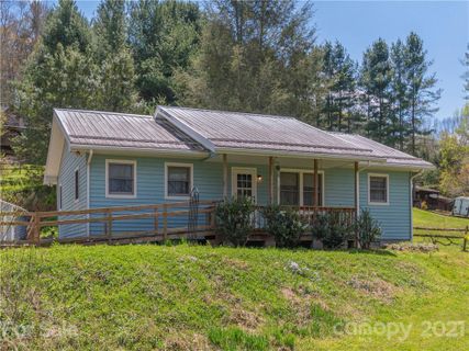 313 Shady Ridge sold home in J Creek Estates, Waynesville, NC