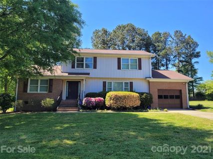 2611 Rolling Hills Drive