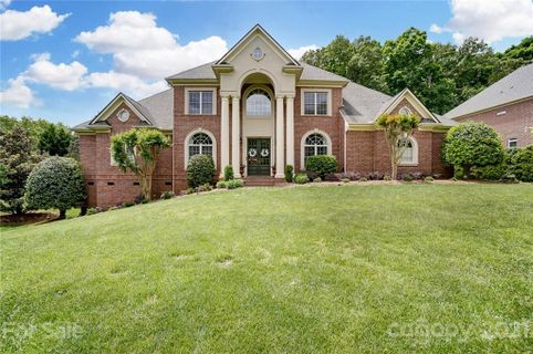 1810 Summit View Place