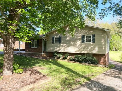 2226 Olde Well Road sold home in Olde Farm, Hudson, NC