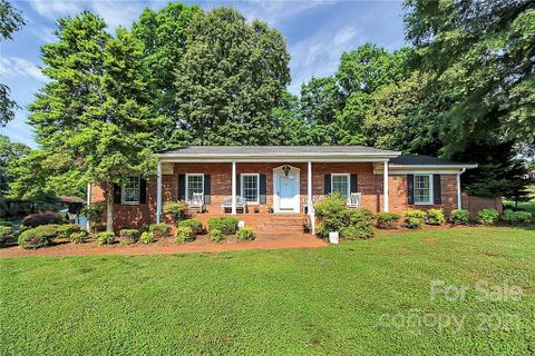 1701 Kenmore Drive