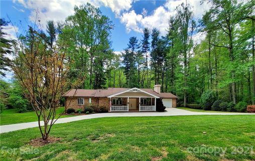 305 Mockingbird Drive sold home in Statonwoods, Hendersonville, NC
