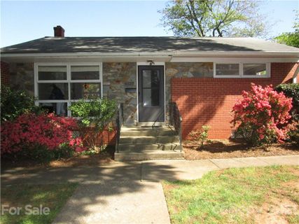 4527 Woodlark Lane