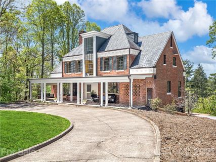 930 Country Club Road