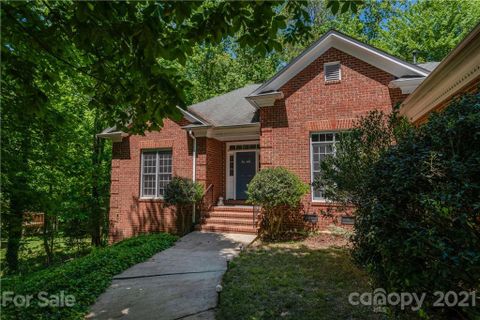449 Beverly Circle