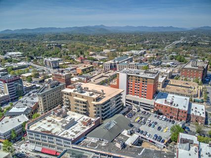 21 Battery Park Avenue 704 sold home in 21 Battery Park, Asheville, NC