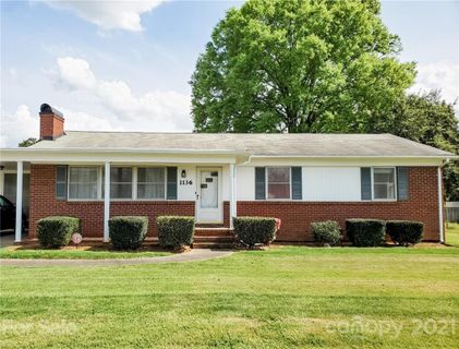 1136 Peachtree Road