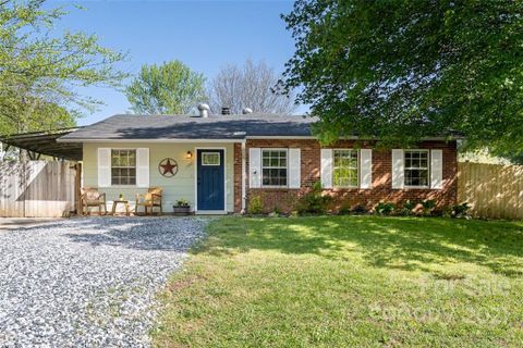 100 Wicklow Drive sold home in Mtn Carmel Acres, Asheville, NC