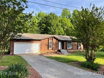 1050 Marshall Drive sold home in Jackson Heights, Concord, NC
