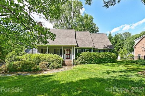1501 Burtonwood Circle