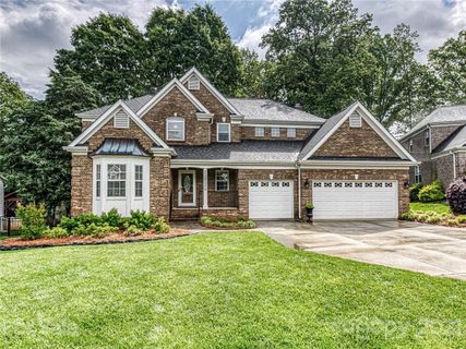 20309 Val Circle