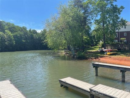 921 Northeast Drive 32