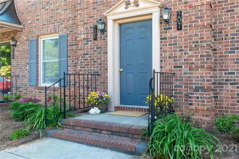 207 Pointe Circle