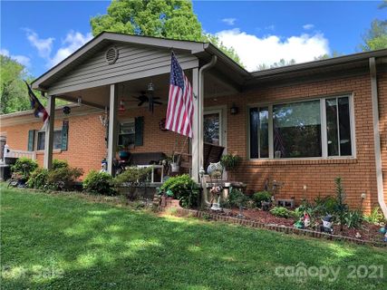 121 Hilltop Avenue sold home in Lakeview Acres, Valdese, NC