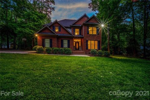 2218 Wedgewood Drive sold home in Wedgewood, Weddington, NC
