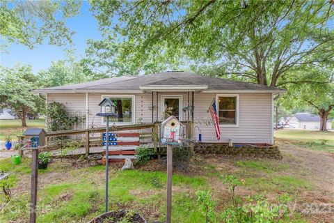 1211 Pless Street sold home in Parkwood, Concord, NC