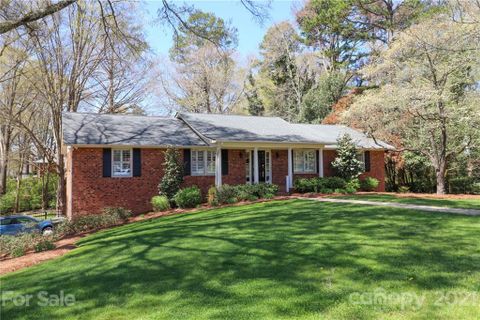 624 Foxwood Drive