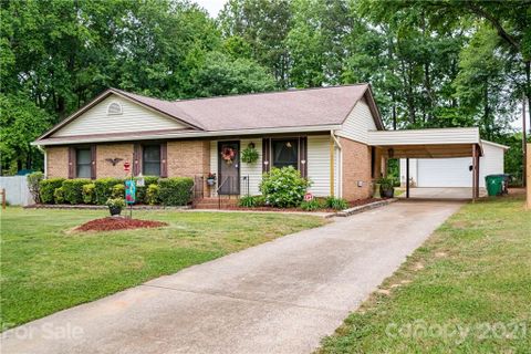 6712 Flintrock Road sold home in Little Rock Woods, Charlotte, NC